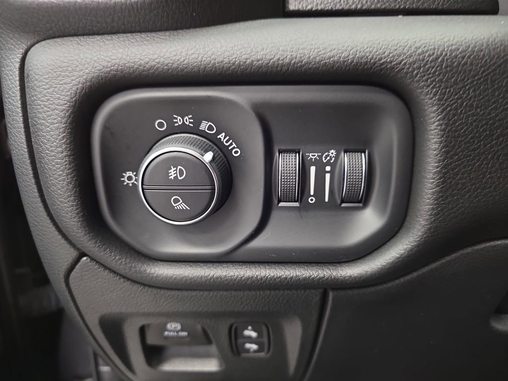 Used 2023 RAM 1500 Laramie image 26