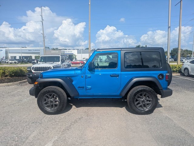 Used 2025 Jeep Wrangler Sport AWD/4WD image 9