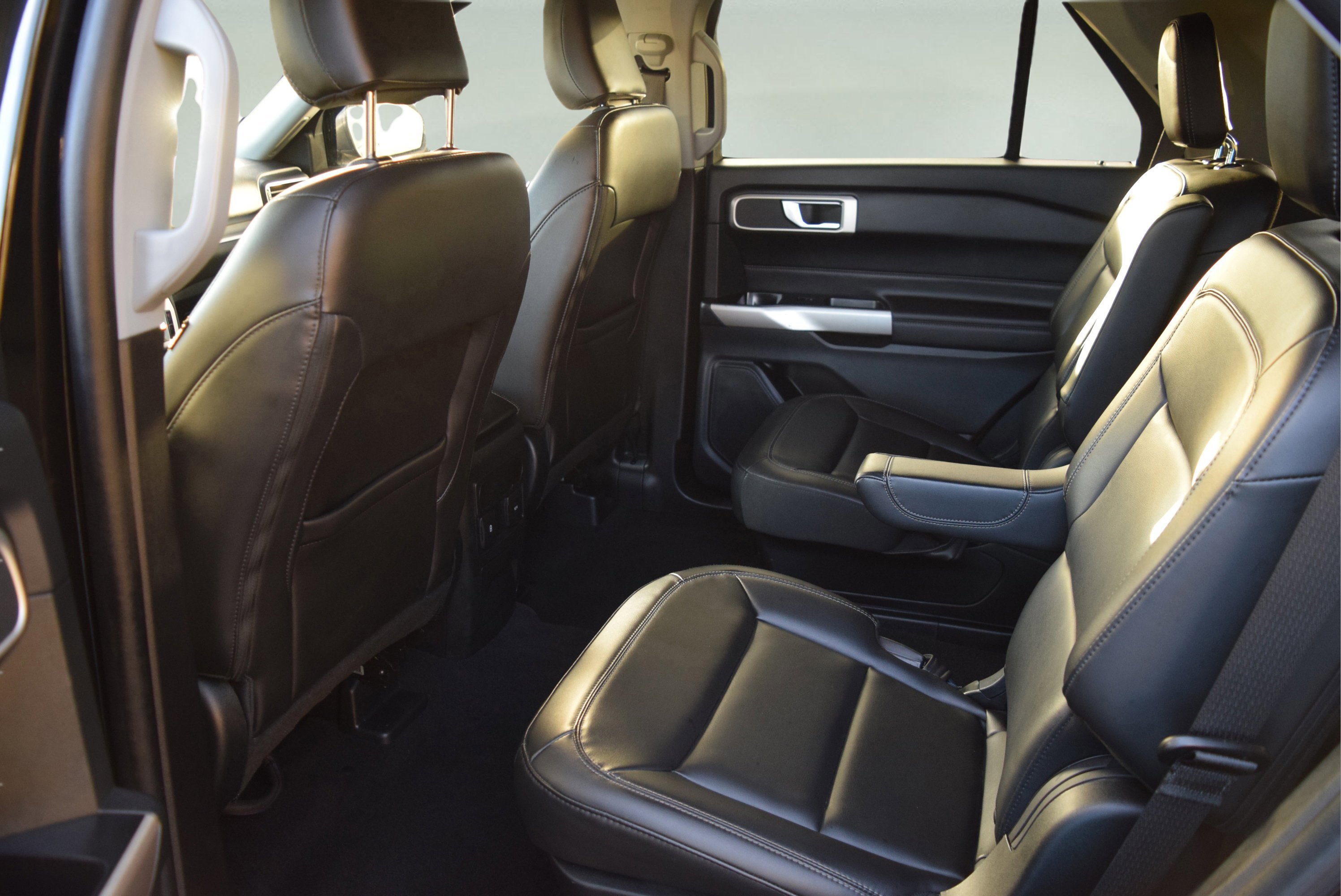 Certified 2023 Ford Explorer XLT w/ Equipment Group 202A image 6