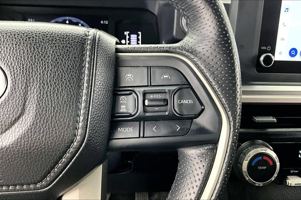 Used 2025 Toyota 4Runner SR5 AWD/4WD image 19