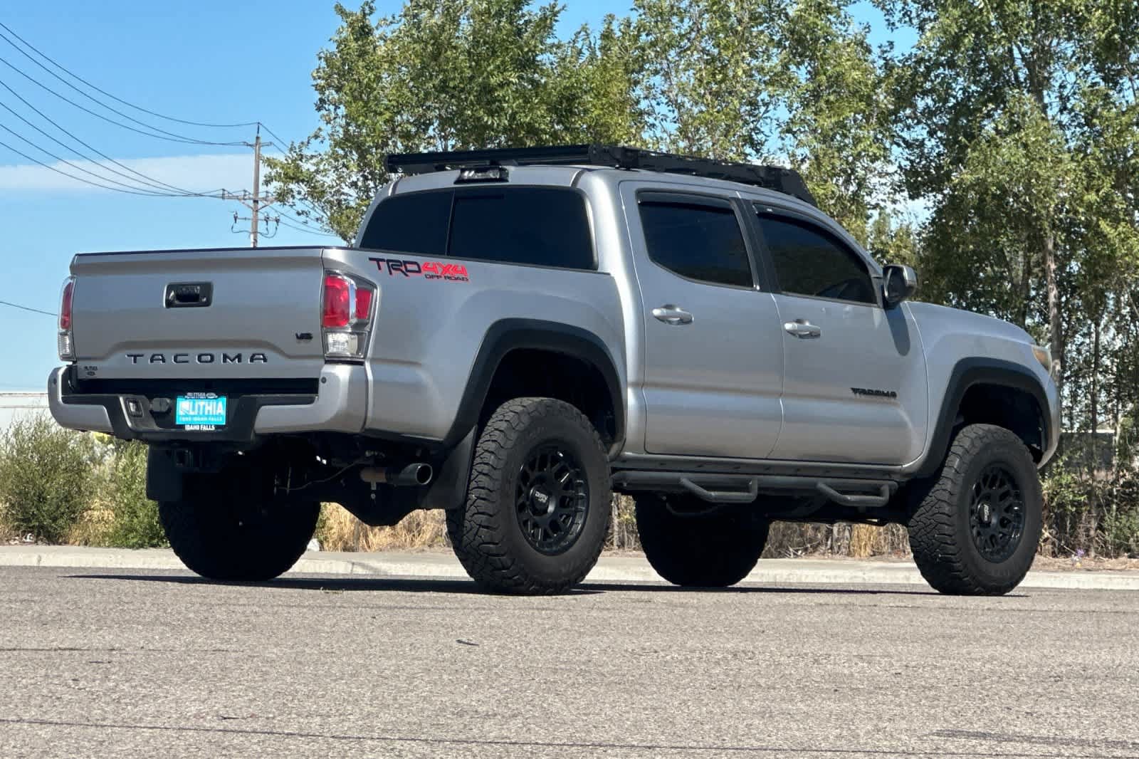 Used 2021 Toyota Tacoma TRD Off-Road w/ Technology Package AWD/4WD image 2
