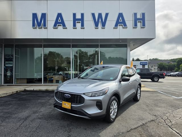 Certified 2023 Ford Escape Active AWD/4WD image 2