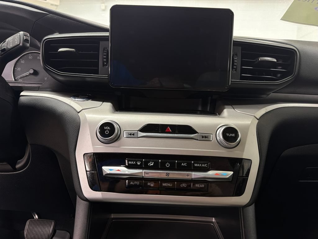 Certified 2021 Ford Explorer XLT RWD image 22