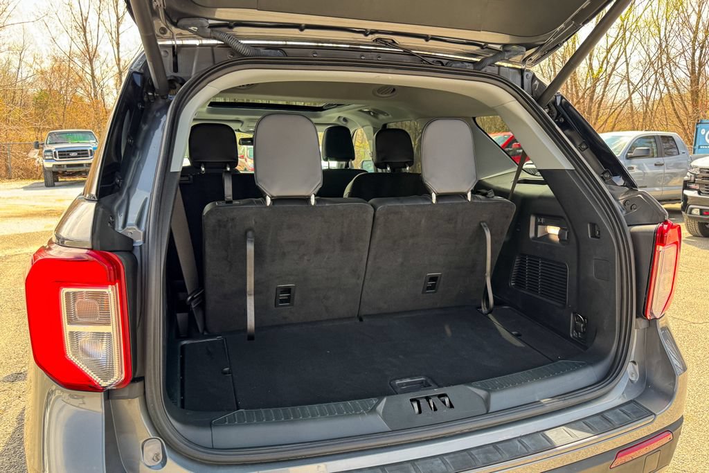 Certified 2022 Ford Explorer XLT w/ Equipment Group 202A AWD/4WD image 18