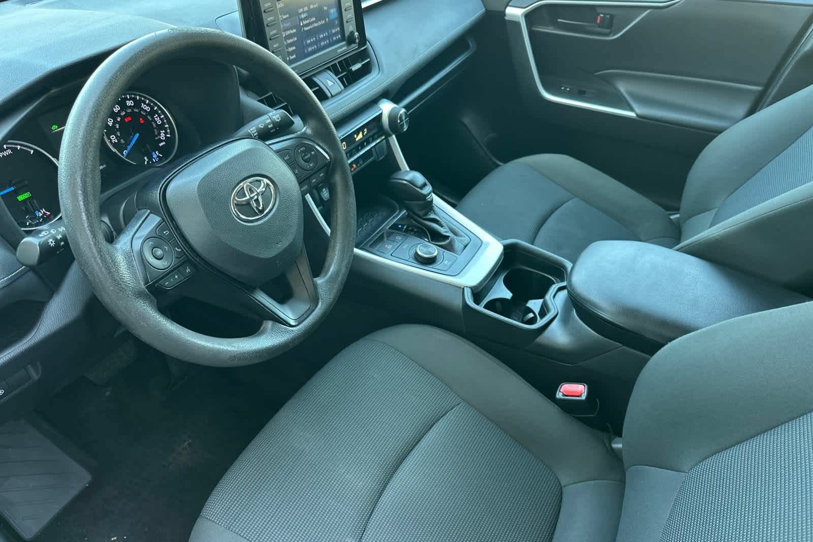 Used 2021 Toyota RAV4 LE AWD/4WD image 12