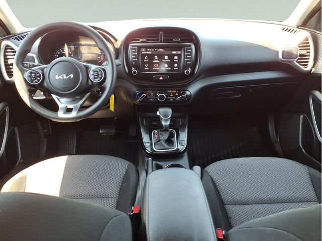 Used 2022 Kia Soul LX w/ Technology Package FWD image 14