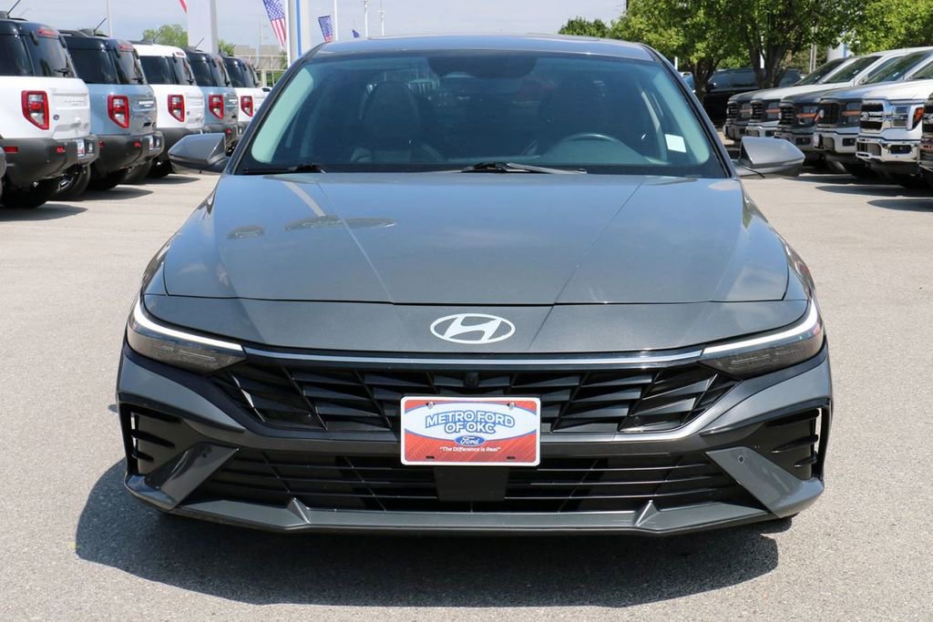Used 2024 Hyundai Elantra Limited FWD image 3
