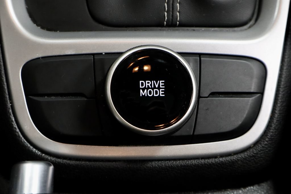 Used 2025 Hyundai Venue SEL FWD image 34