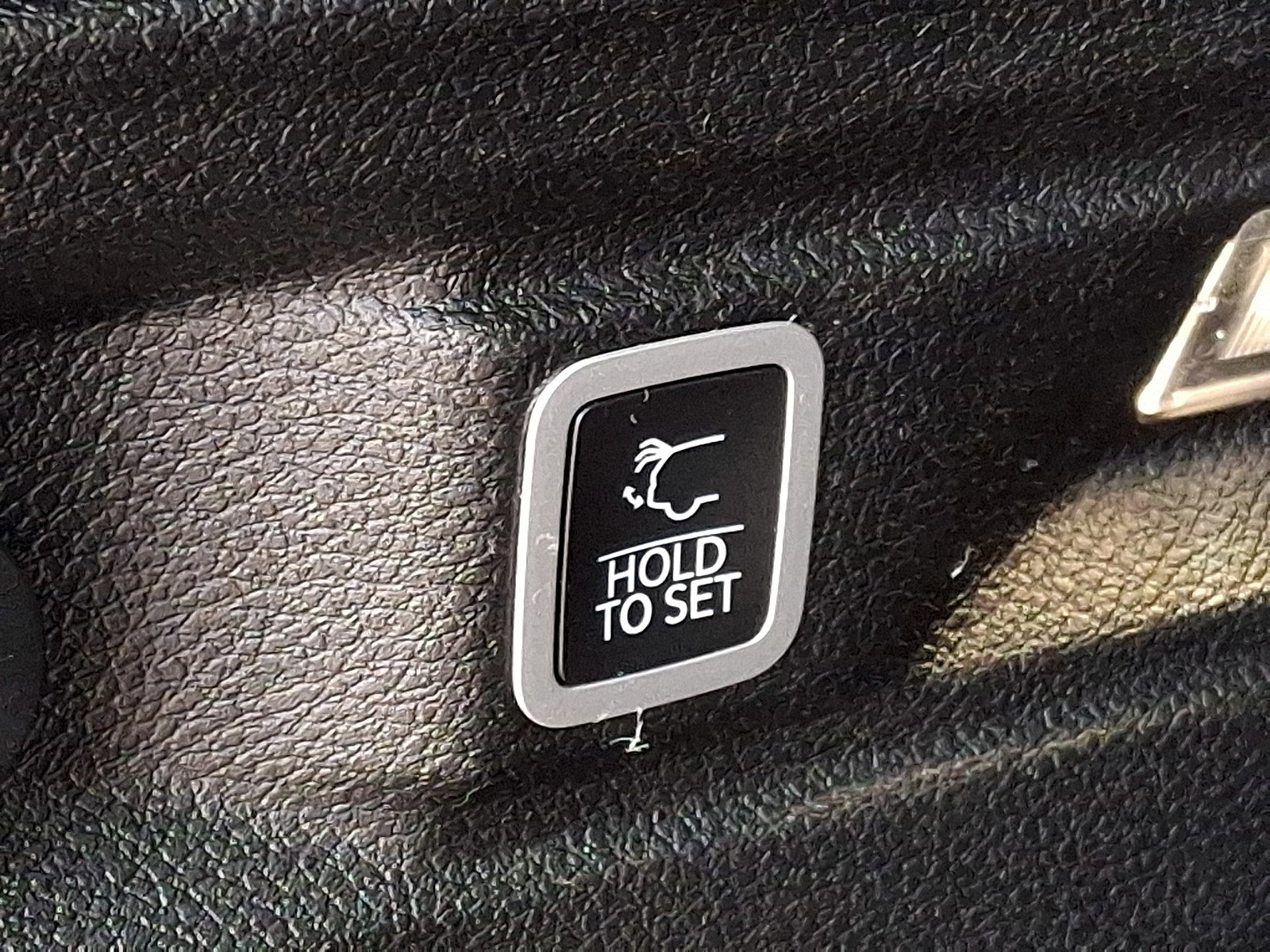 Used 2023 Jeep Grand Cherokee L Laredo image 29