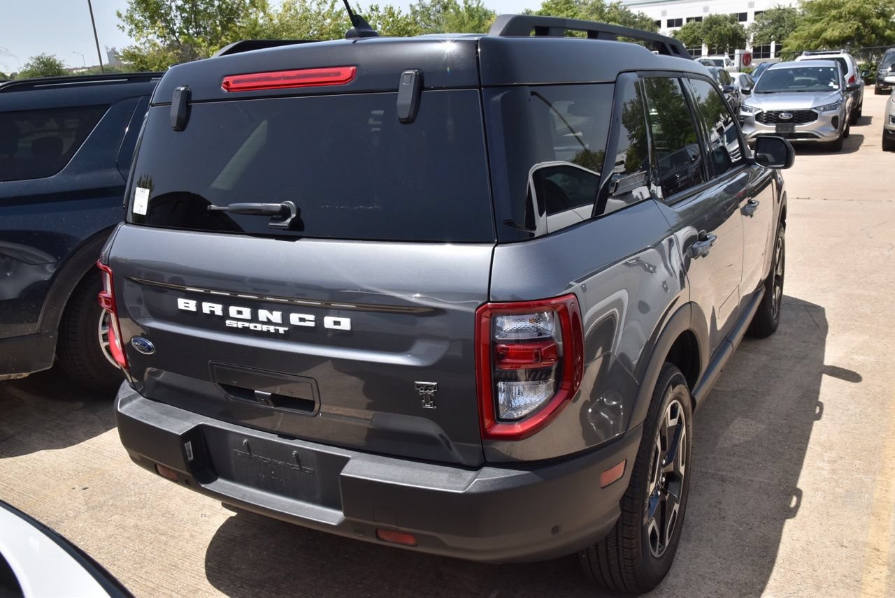 Certified 2023 Ford Bronco Sport Outer Banks w/ Tech Package AWD/4WD image 7