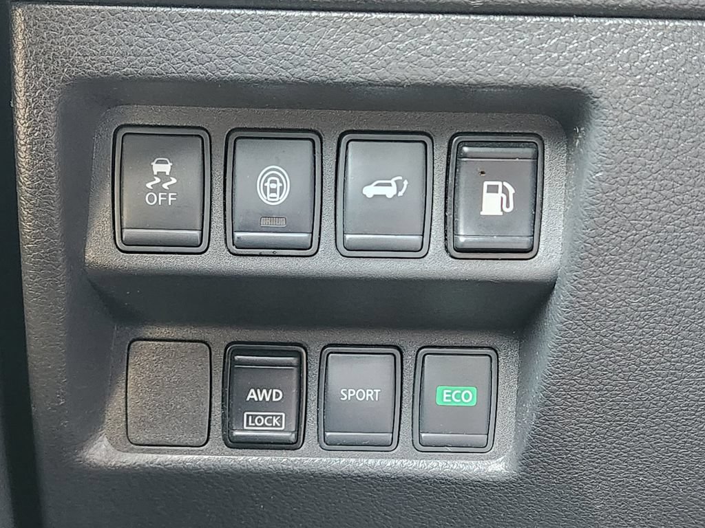 Used 2020 Nissan Rogue SV AWD/4WD image 26