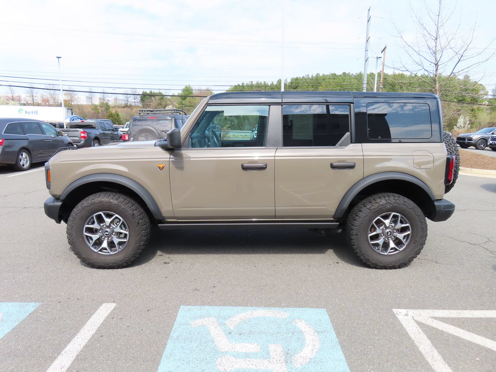 Certified 2025 Ford Bronco Badlands AWD/4WD image 8