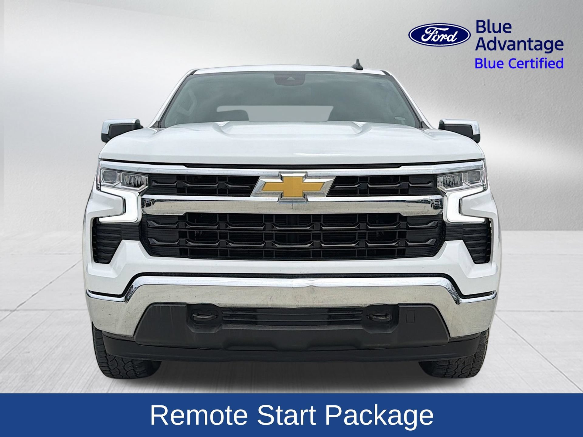 Used 2025 Chevrolet Silverado 1500 LT AWD/4WD image 3