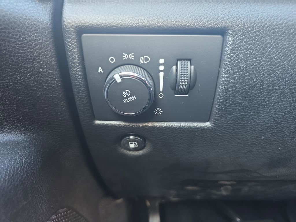 Used 2022 Jeep Grand Cherokee Limited AWD/4WD image 42