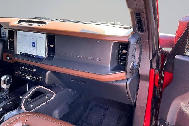 Certified 2024 Ford Bronco Outer Banks w/ Sasquatch Package AWD/4WD image 17