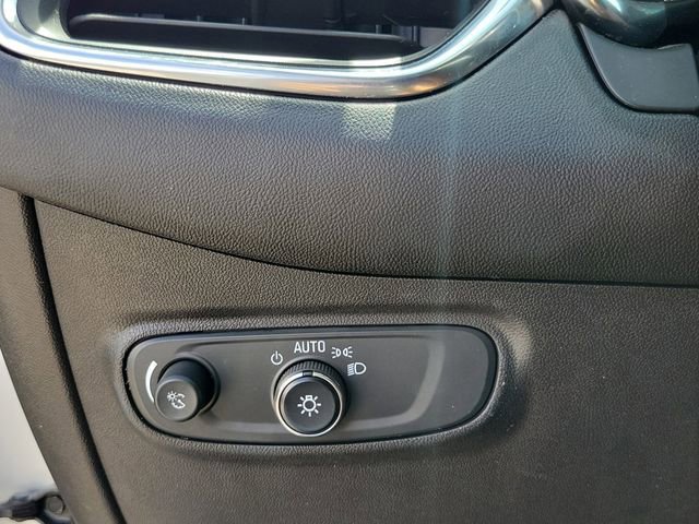 Used 2021 Chevrolet Equinox LT image 27