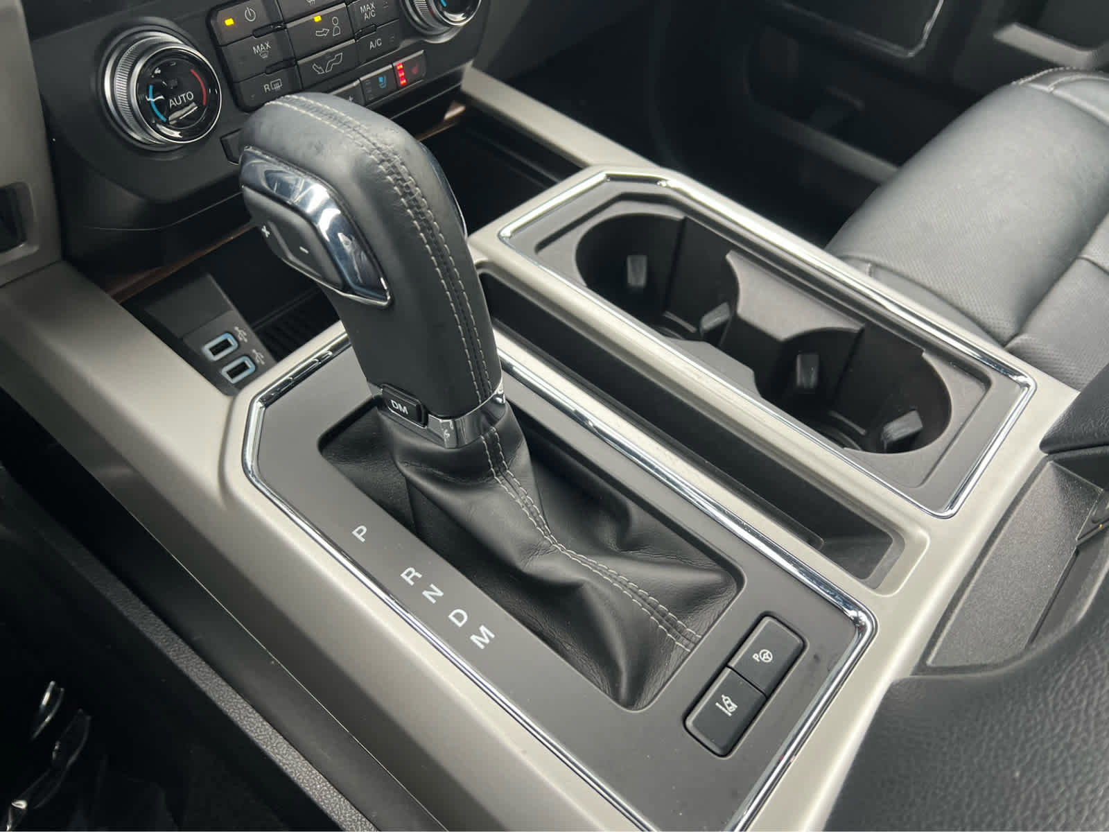 Certified 2018 Ford F150 Lariat w/ Equipment Group 502A Luxury image 39