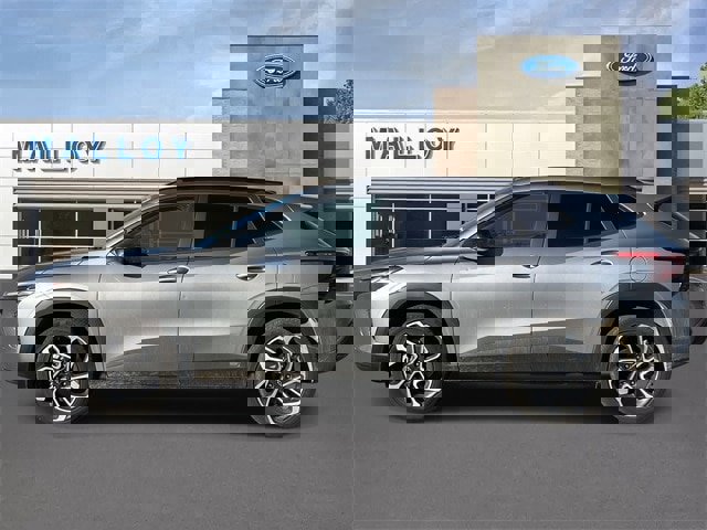 Used 2025 Chevrolet Trax RS w/ Sunroof Package image 2