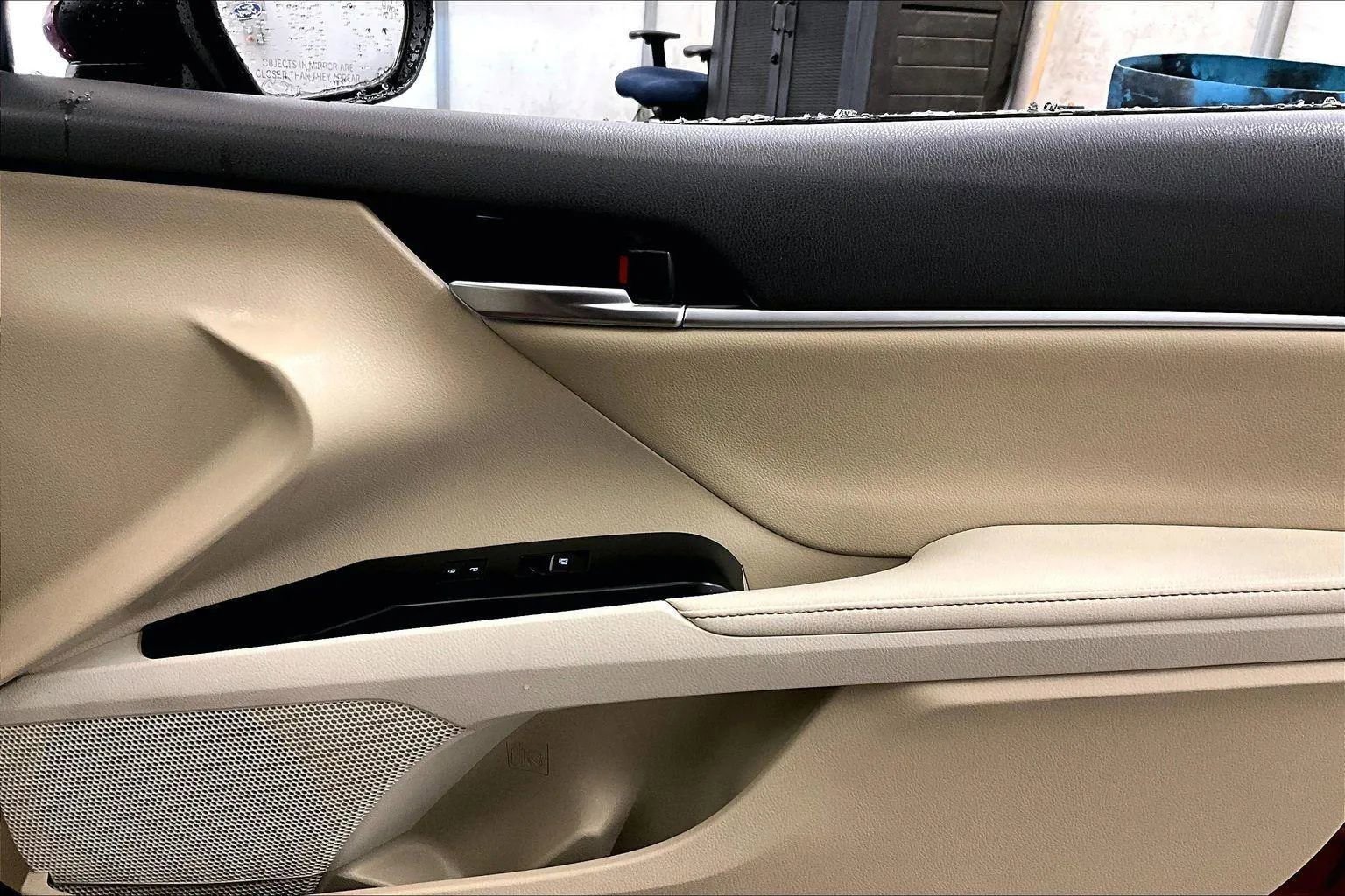 Used 2019 Toyota Camry XLE w/ Navigation Package image 23