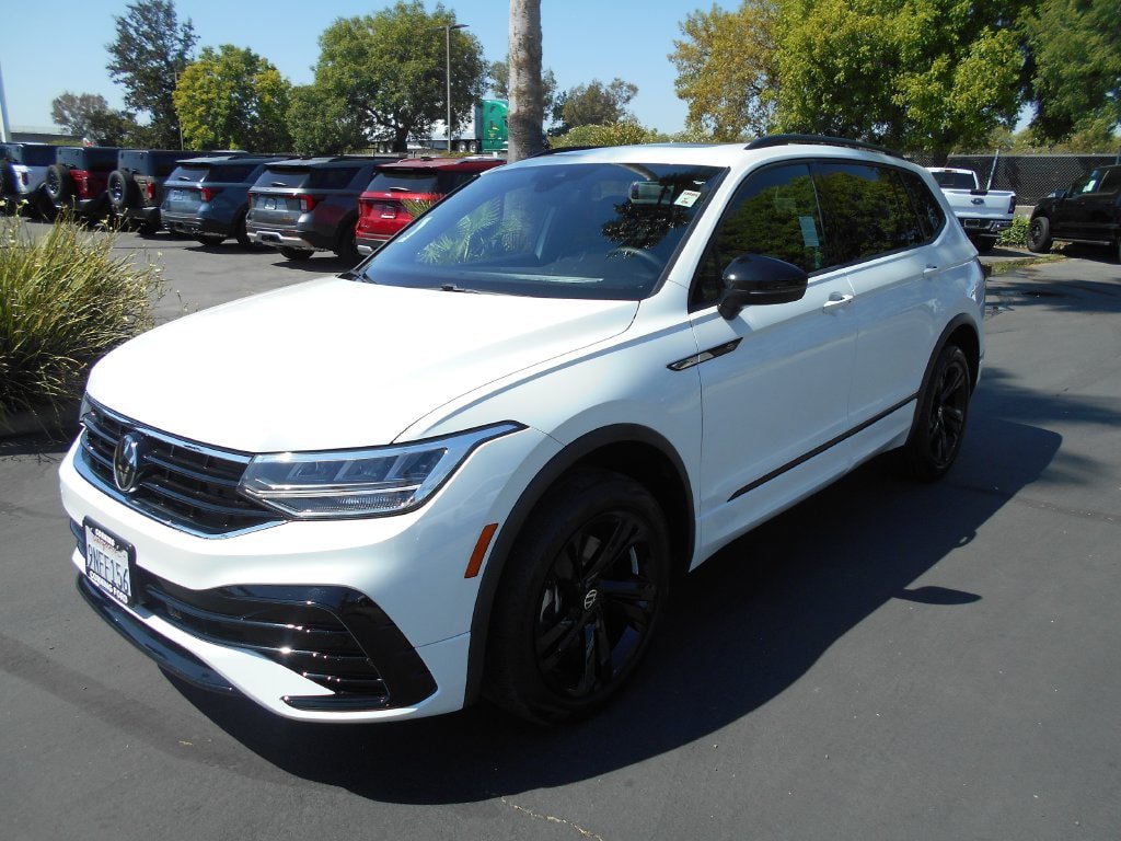 Used 2024 Volkswagen Tiguan SE R-Line