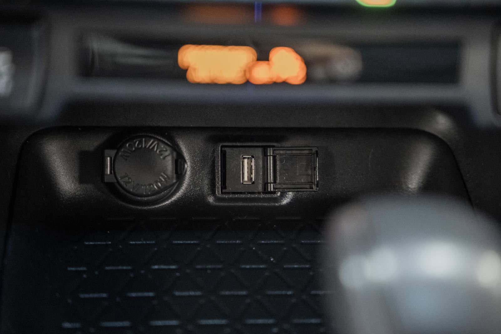 Used 2021 Toyota RAV4 LE image 28