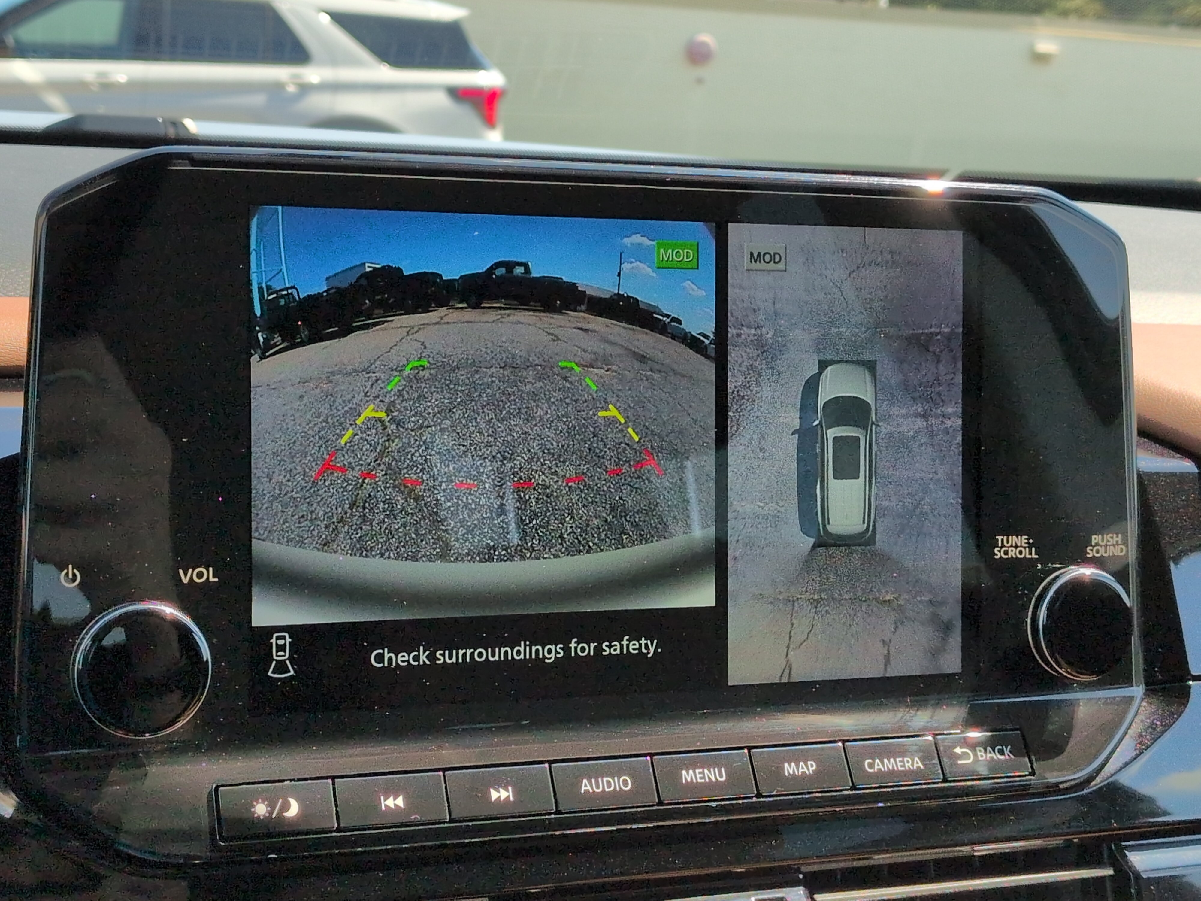 Used 2025 Nissan Pathfinder Platinum FWD image 19
