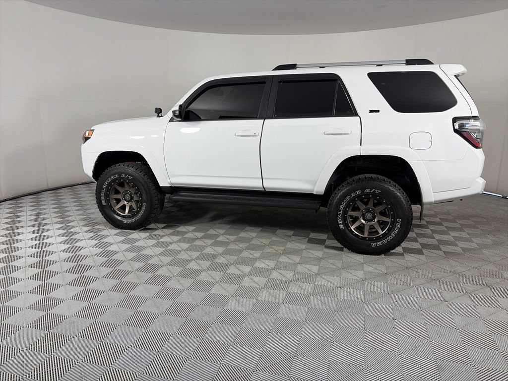 Used 2020 Toyota 4Runner 4WD image 4