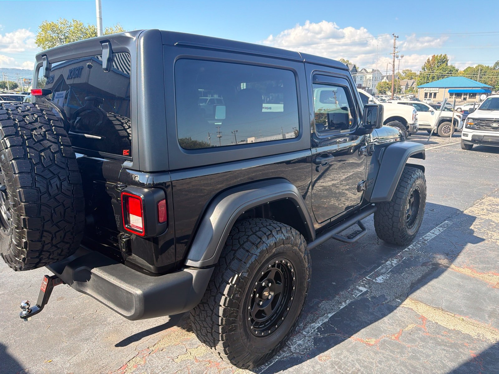 Used 2022 Jeep Wrangler Sport AWD/4WD image 3