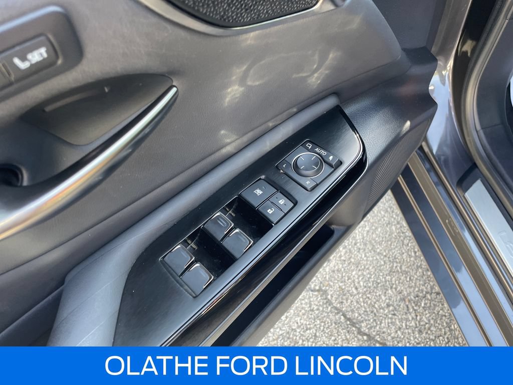 Used 2022 Lexus ES 300h w/ Accessory Package 2 FWD image 15