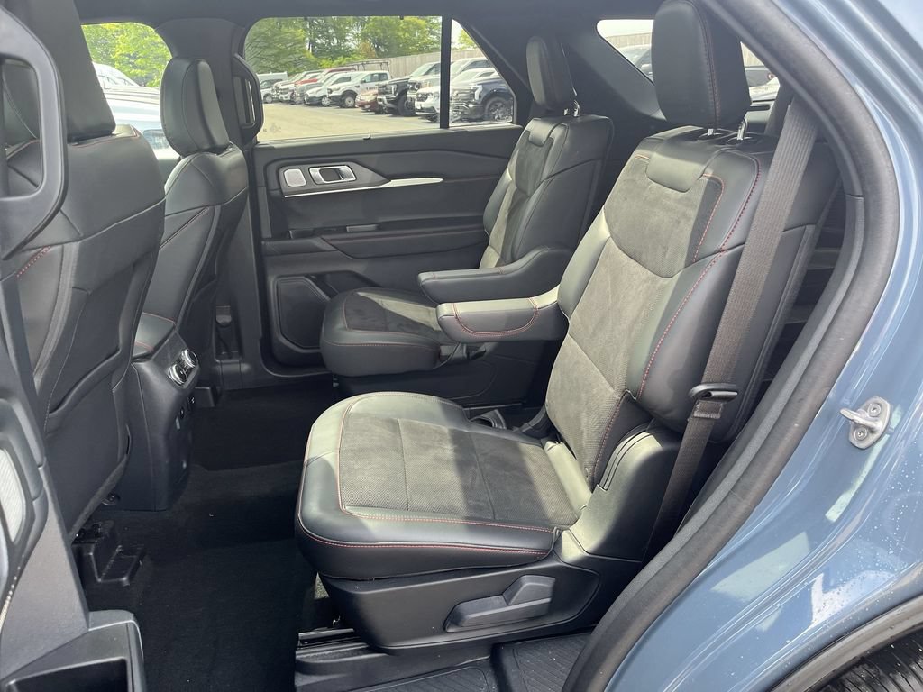 Certified 2025 Ford Explorer ST AWD/4WD image 4