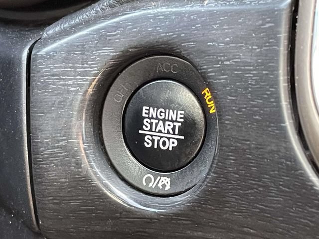 Used 2017 Jeep Grand Cherokee Laredo AWD/4WD image 29