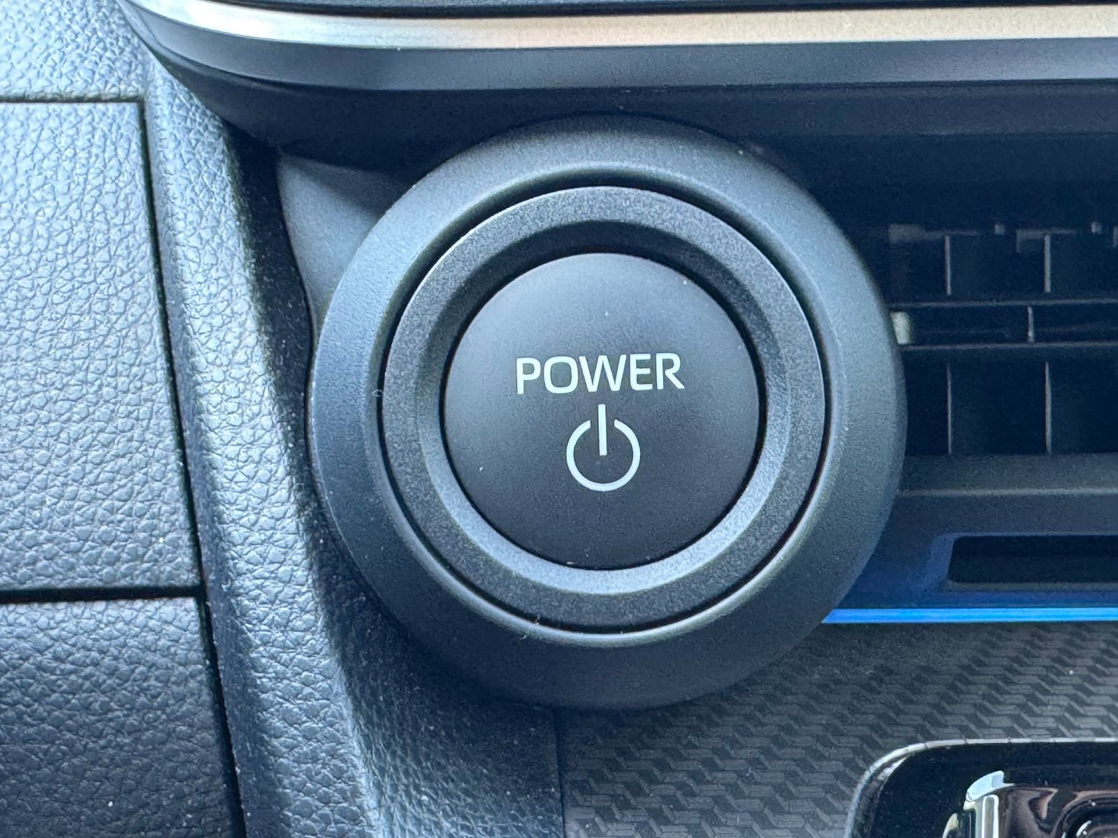 Used 2024 Toyota Prius XLE FWD image 23