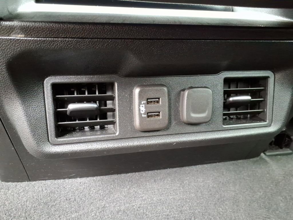 Used 2022 Chevrolet Silverado 1500 LT image 16