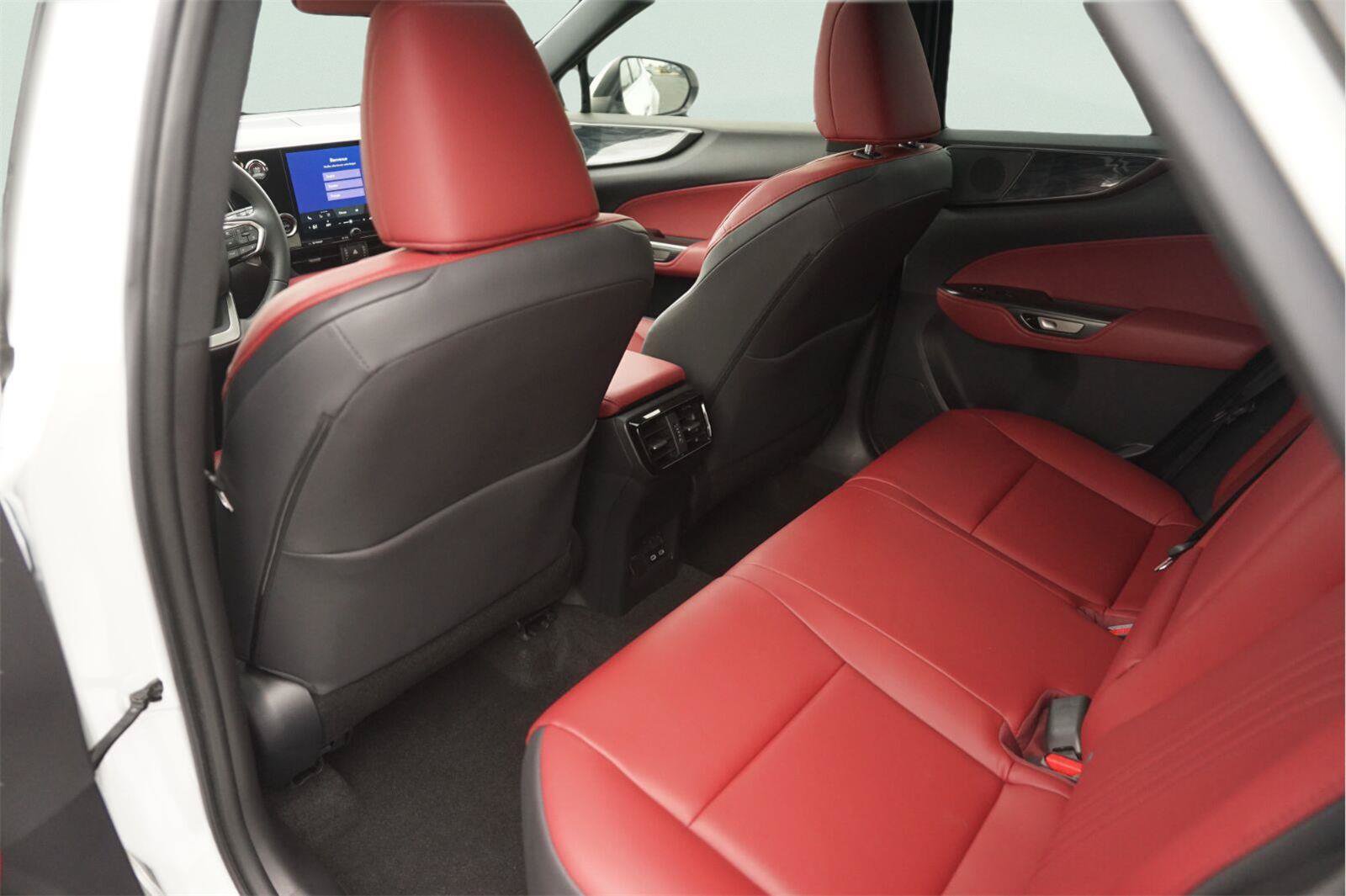 Used 2025 Lexus NX 250 FWD w/ Accessory Package (2T) image 12