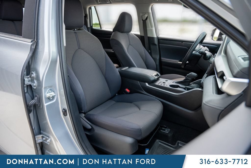 Used 2023 Toyota Highlander L FWD image 24
