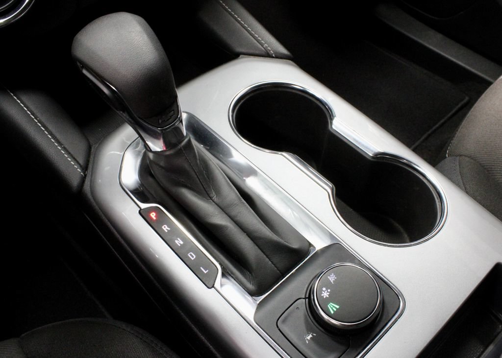 Used 2025 Chevrolet Blazer LT FWD image 29