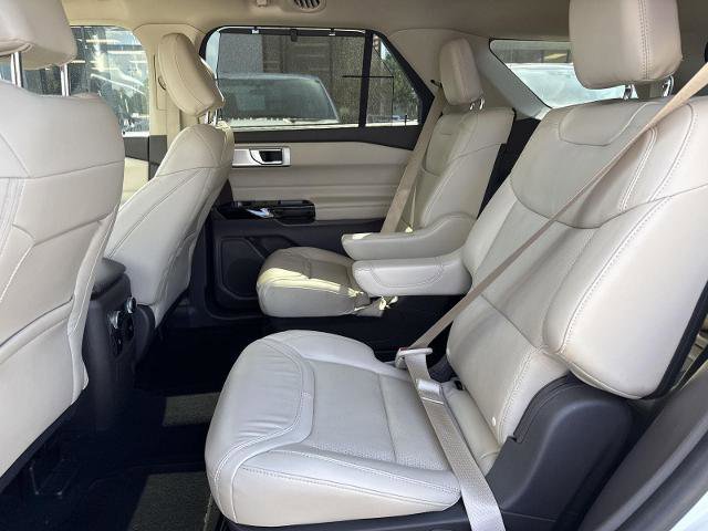 Certified 2022 Ford Explorer Platinum w/ Equipment Group 601A AWD/4WD image 5