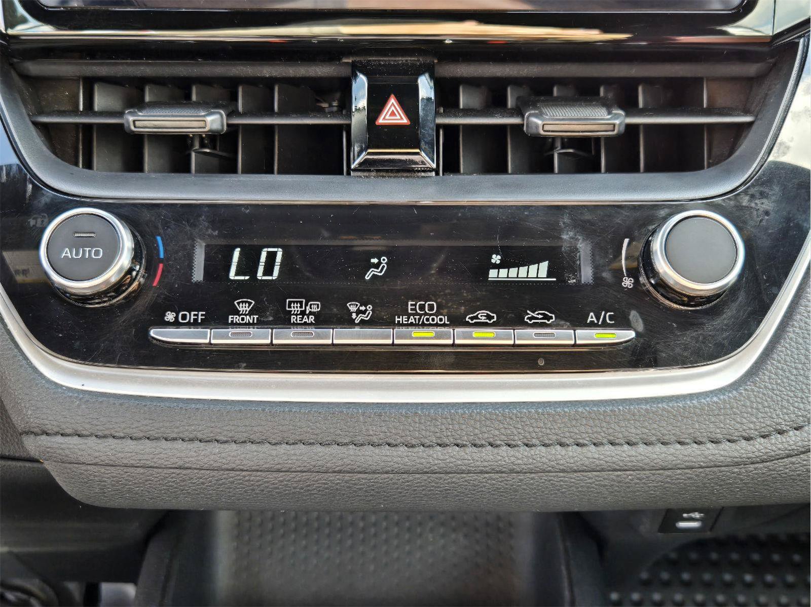 Used 2024 Toyota Corolla SE FWD image 17