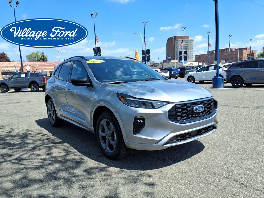 Certified 2024 Ford Escape ST-Line w/ Tech Pack #1 AWD/4WD image 4