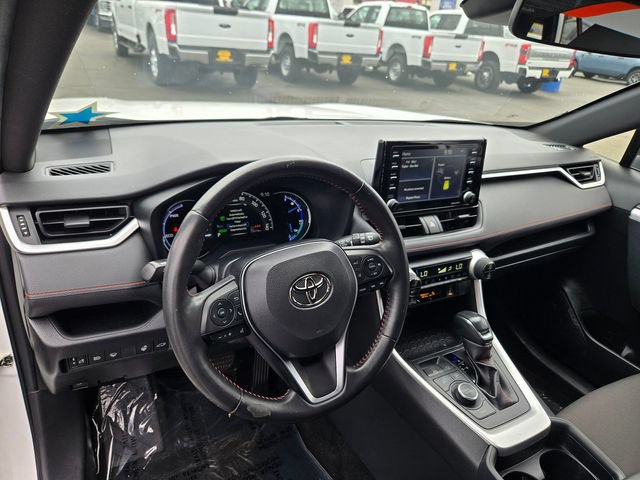 Used 2021 Toyota RAV4 SE w/ Weather & Moonroof Package AWD/4WD image 6