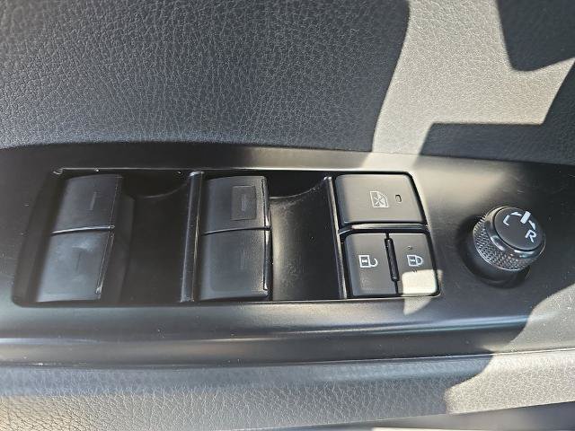 Used 2025 Toyota Camry SE FWD image 26