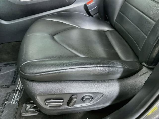 Used 2023 Toyota Highlander XLE FWD image 30