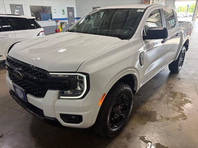 Certified 2025 Ford Ranger XLT w/ Black Appearance Package AWD/4WD image 4