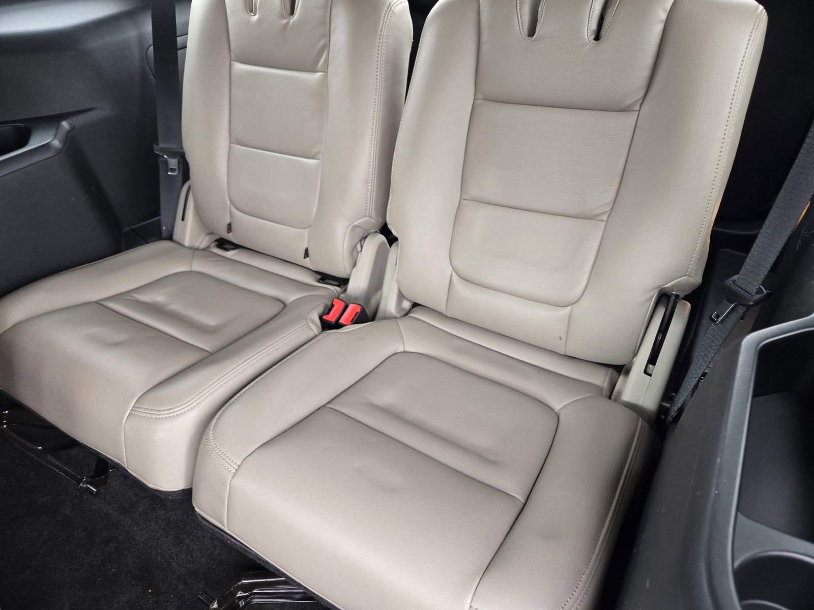 Certified 2018 Ford Explorer FWD image 29