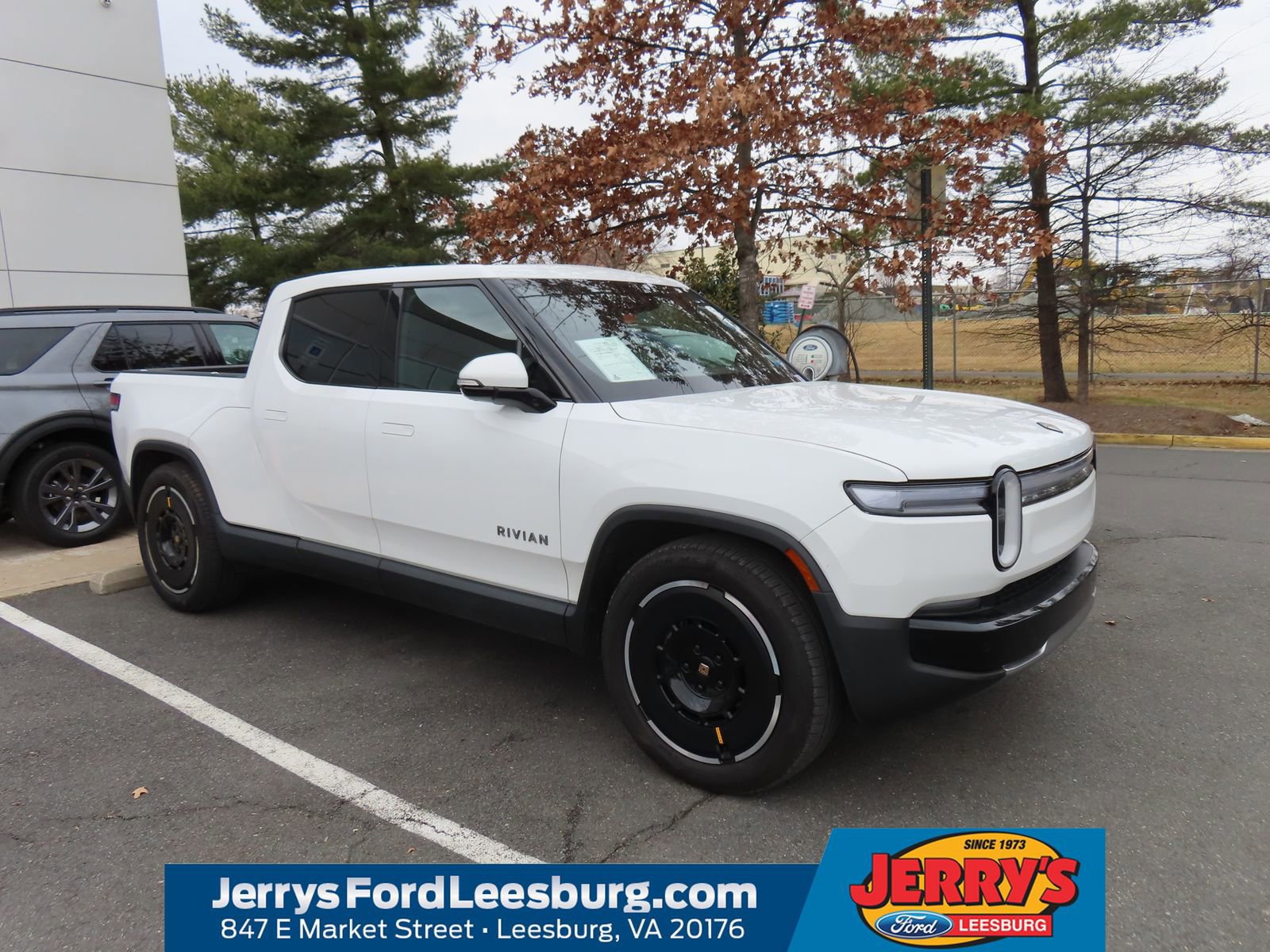 Used 2025 Rivian R1T Adventure image 6