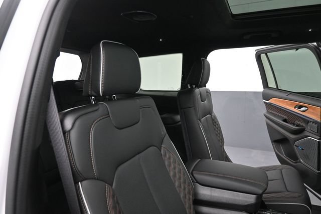 Used 2023 Jeep Grand Cherokee L Summit AWD/4WD image 26