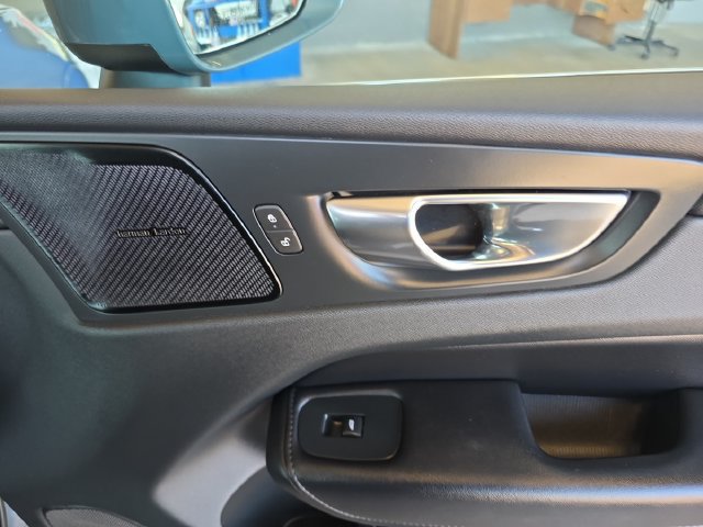 Used 2023 Volvo XC60 B5 Plus w/ Protection Package Premier FWD image 8