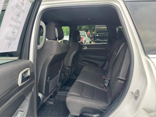 Used 2021 Jeep Grand Cherokee Laredo AWD/4WD image 11