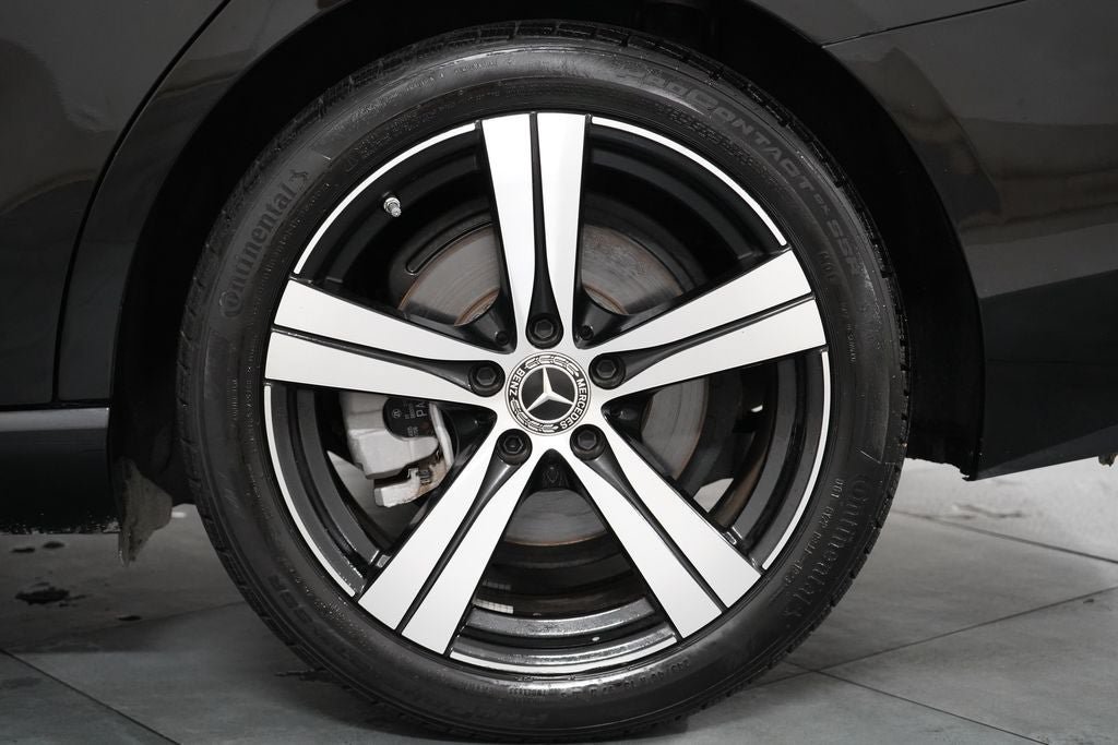 Used 2023 Mercedes-Benz C 300 4MATIC Sedan w/ Exclusive Trim Package image 34
