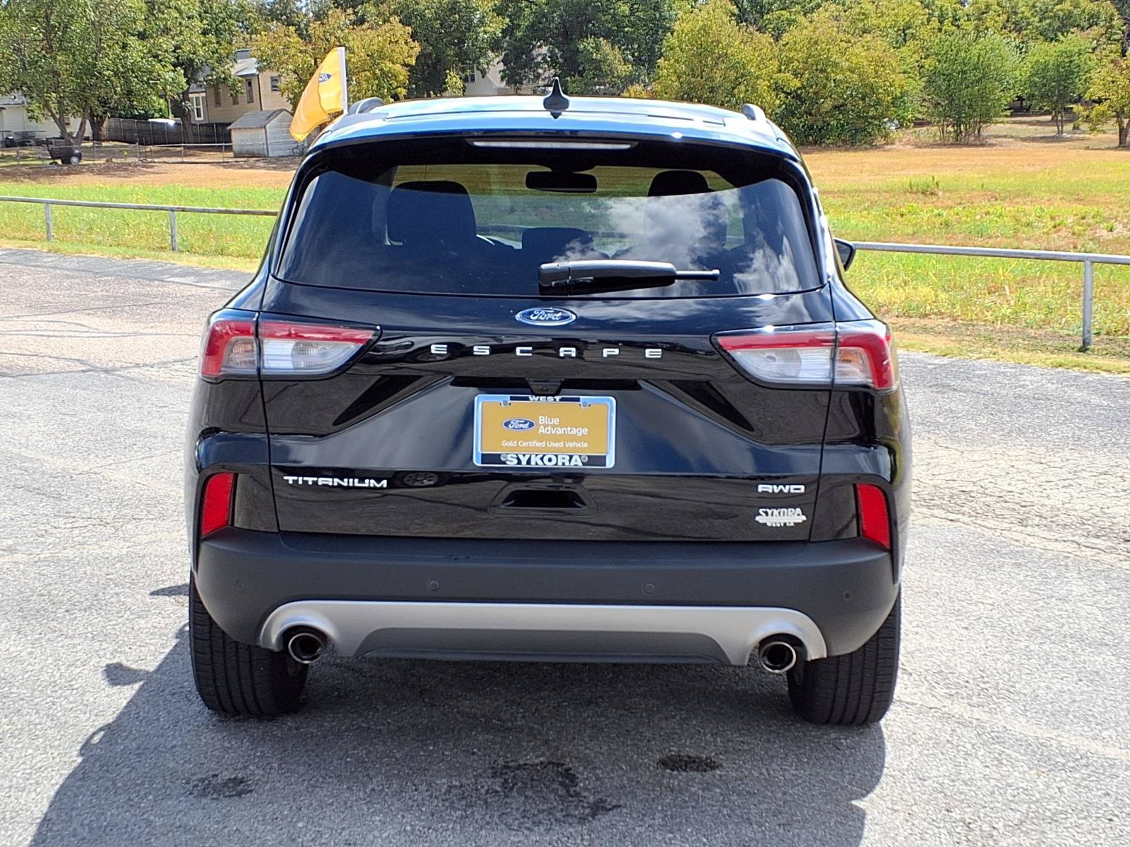 Certified 2022 Ford Escape Titanium w/ Titanium Elite Package AWD/4WD image 6